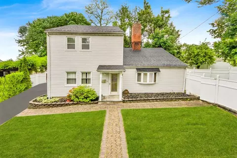 680 Corbalis Pl, Yonkers, NY 10703