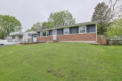 12 Brewster Dr, Middletown, NY 10940