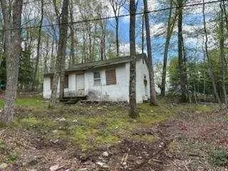 17 Walnut Trl W, Mamakating, NY 12790