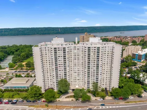 3333 Henry Hudson Pkwy # 23EF, New York, NY 10463