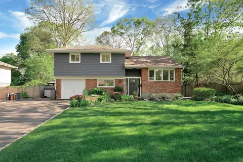 24 Harvard Ln, Commack, NY 11725