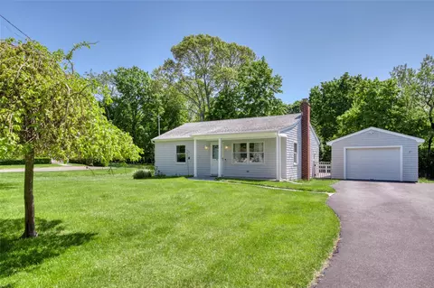 31 Bayberry Ln, Sag Harbor, NY 11963