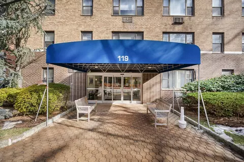 119 E Hartsdale Ave #4B, Greenburgh, NY 10530