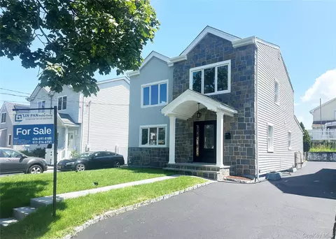 40 Allen St, North Hempstead, NY 11040