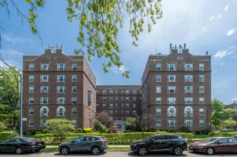 175-06 Devonshire Rd #5L, Jamaica, NY 11432