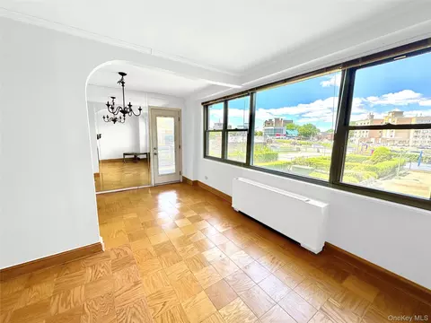 61-20 Grand Central Pkwy #B204, Forest Hills, NY 11375