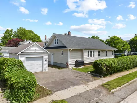 175 N Columbus Ave, Freeport, NY 11520