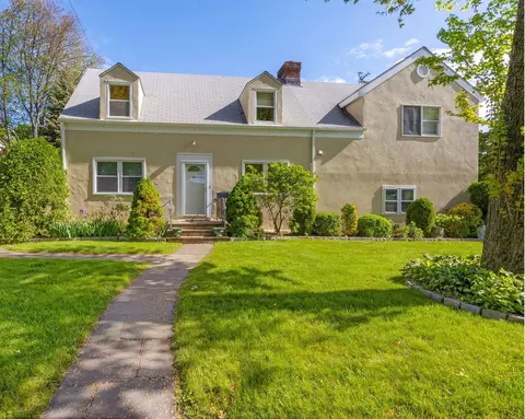 63 Mill Rd, Eastchester, NY 10709