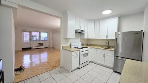 160-10 89 Ave #9A, New York, NY 11432