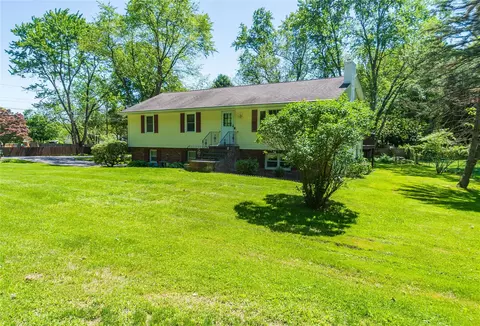 184 Cedar Valley Rd, Poughkeepsie, NY 12603 photo 1