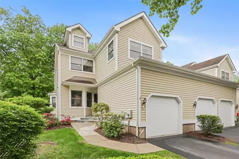 701 Pheasant Woods Rd, Briarcliff Manor, NY 10510
