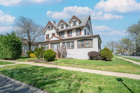 536 Albemarle Rd, Cedarhurst, NY 11516