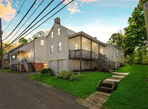 81 Old Glenham Rd, Fishkill, NY 12524