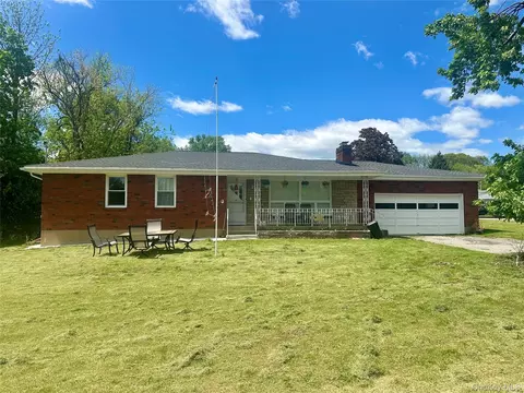 15 Queen St, New Windsor, NY 12553