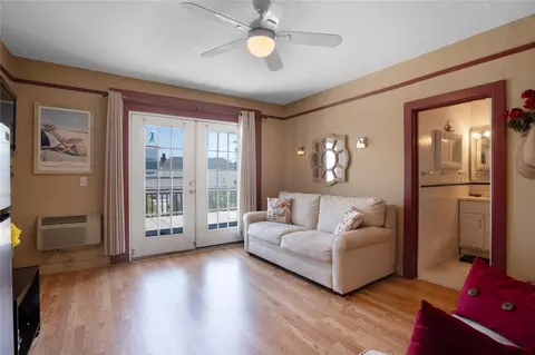 52 Main St #6, Westhampton Beach, NY 11978