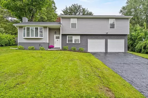 112 Edgehill Dr, Wappinger, NY 12590