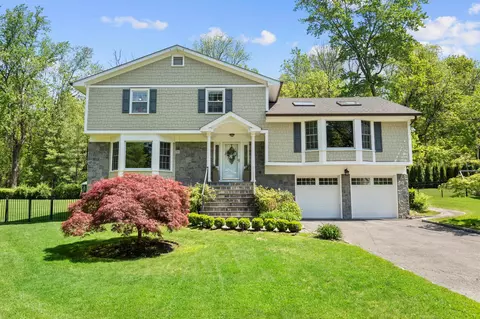 12 Cherry Ln, Greenburgh, NY 10583