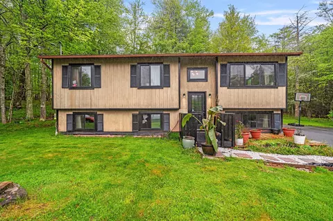 39 Laurel Ln, South Fallsburg, NY 12779