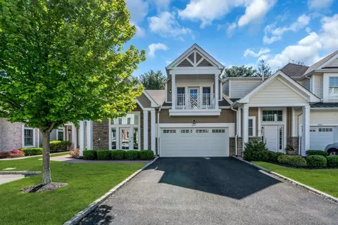 69101 Spruce Pond Cir #69101, Plainview, NY 11803