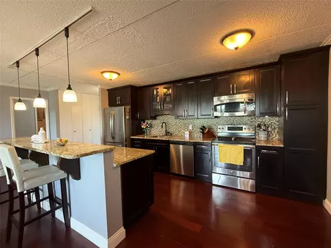 300 High Point Dr #308, Greenburgh, NY 10530