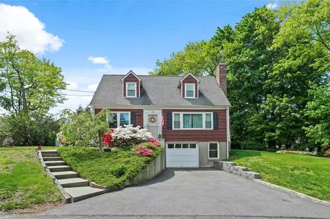 49 Seneca St, Greenburgh, NY 10522