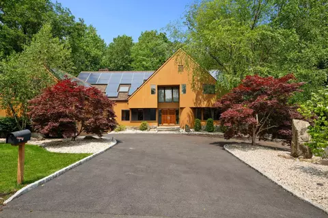 5 Ponds Ln, Purchase, NY 10577