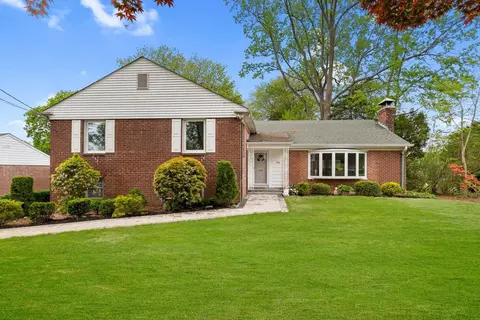 59 Woodford Rd, Scarsdale, NY 10583