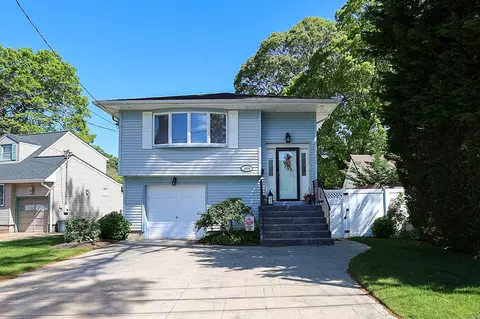 1839 Aetna Pl, Merrick, NY 11566