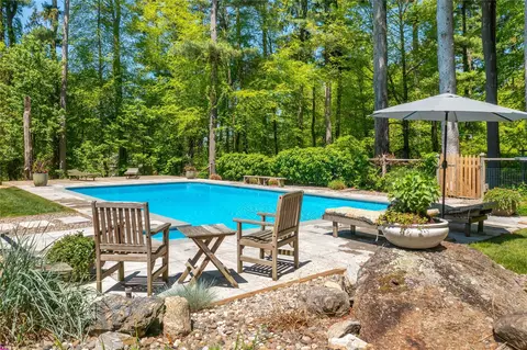 110 Sherwood Hill Rd, Southeast, NY 10509