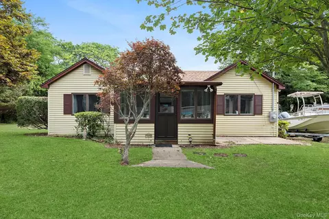 150 Goldin Ln, Southold, NY 11971