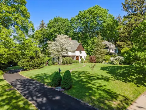 42 Croton Ave, Mount Kisco, NY 10549