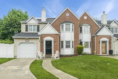 17 Bayview Ct, Inwood, NY 11096