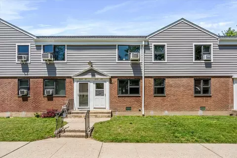 220-29 73rd Ave #LOWER, Oakland Gardens, NY 11364
