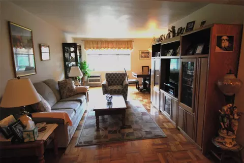 3 Sadore Ln #2F, Yonkers, NY 10710