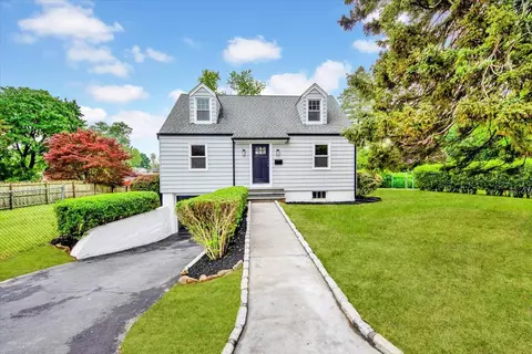 250 Bainbridge Ave, Mount Pleasant, NY 10594