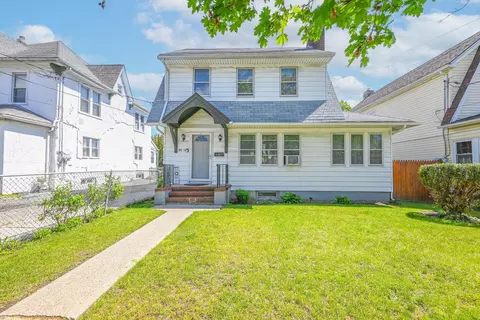 186-16 104th Ave, New York, NY 11412