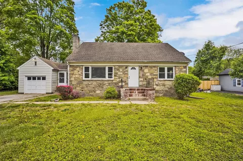 513 Vassar Rd, Poughkeepsie, NY 12603