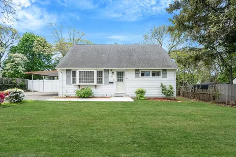 187 Mark Tree Rd, Centereach, NY 11720