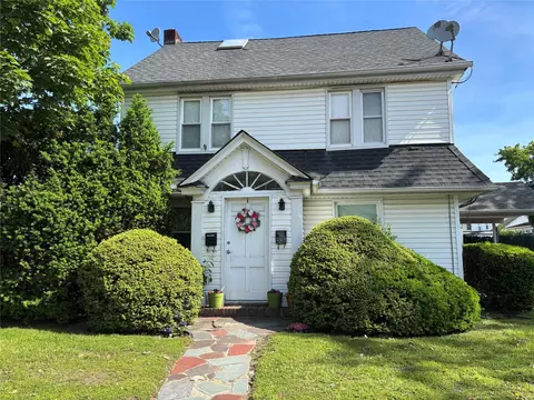 401 Merrick Rd, Rockville Centre, NY 11570