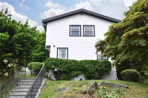 56 Ogden Pl, Greenburgh, NY 10522