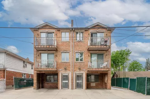 95-16 87th St, New York, NY 11416
