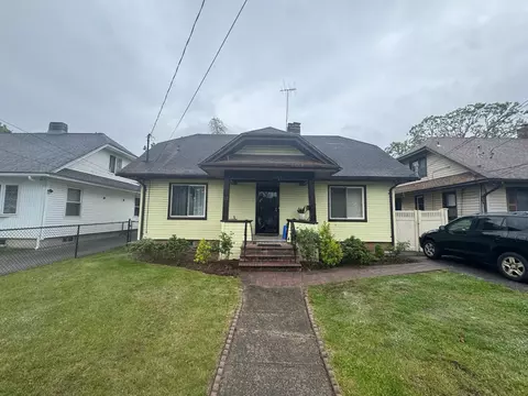 112 E Seaman Ave E, Freeport, NY 11520