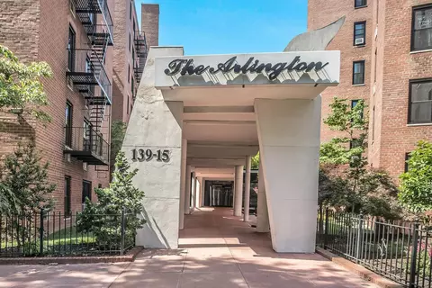 139-15 83 Ave #433, New York, NY 11435