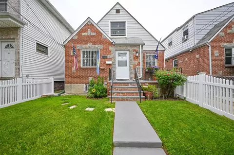 22-12 150 St, New York, NY 11357