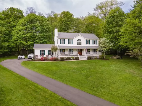 25 Gardineer Rd, Putnam Valley, NY 10579