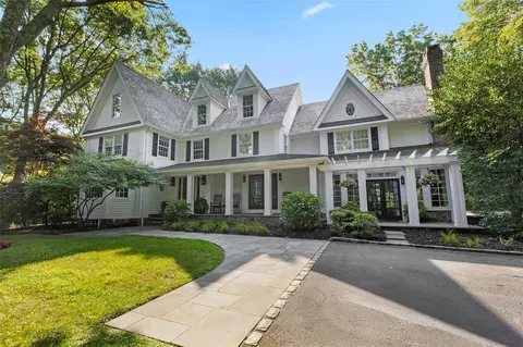 2 Waterview Ln, Setauket, NY 11733