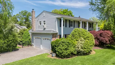 1 Karin Ct, East Northport, NY 11731