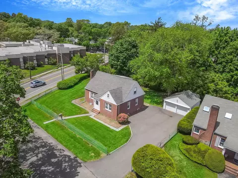 1 Adelaide St, Huntington Station, NY 11746