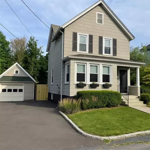 18 Wood Ave, Cornwall On Hudson, NY 12520