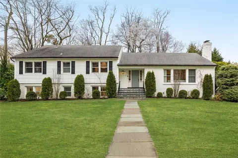 6 Shawnee Trl, Harrison, NY 10528